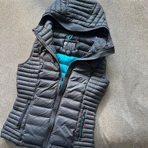 Kuhl Women's Puffer Jacket - charcoal and Teal